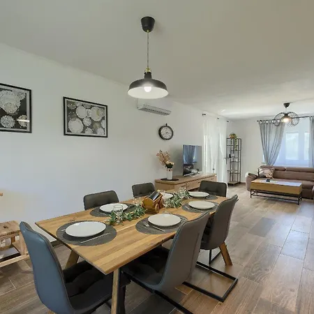 Ondine House By Istra Vacation
