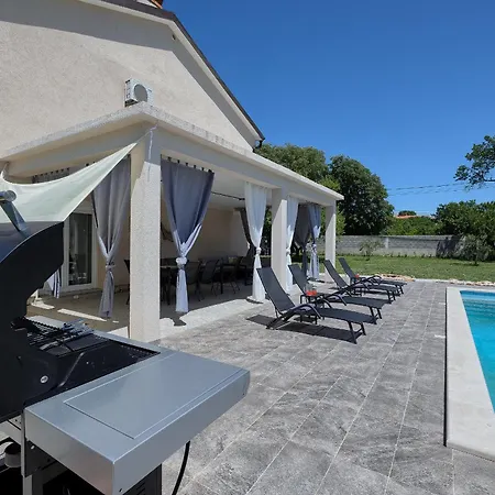 בית נופש Ondine House Hrboki