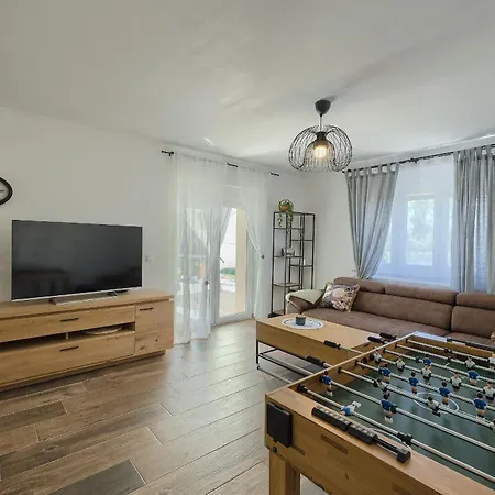 בית נופש Ondine House Hrboki