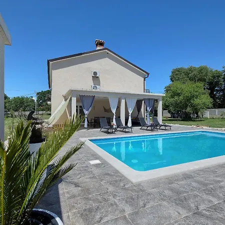 Ondine House בית נופש Hrboki