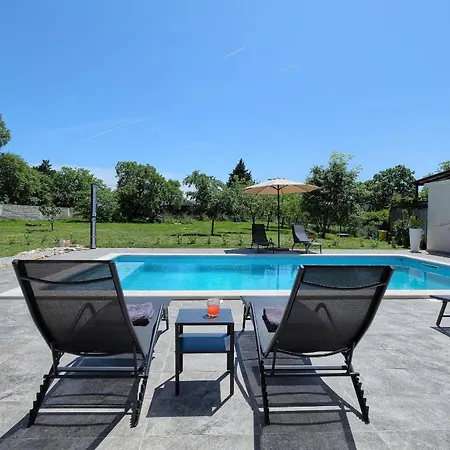 בית נופש Ondine House Hrboki